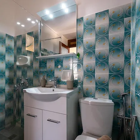 Chrysanthi * Kardhamili