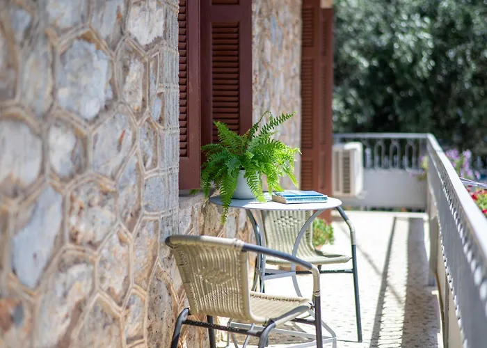 Chrysanthi * קרדמילי