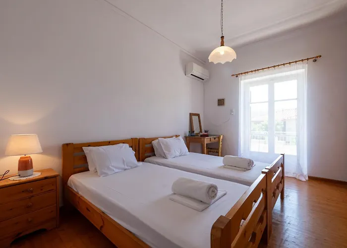 Chrysanthi קרדמילי